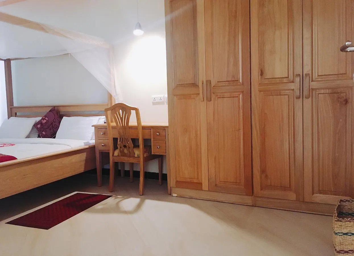 Hotel Duomo And Suites カンパラ